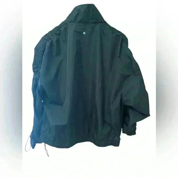 Layer 8 Cropped Forest Green Windbreaker / Jacket Women’s Size Large - Picture 3 of 4